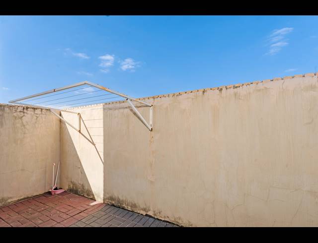 2 BEDROOM TOWNHOUSE FOR SALE IN HALFWAY GARDENS